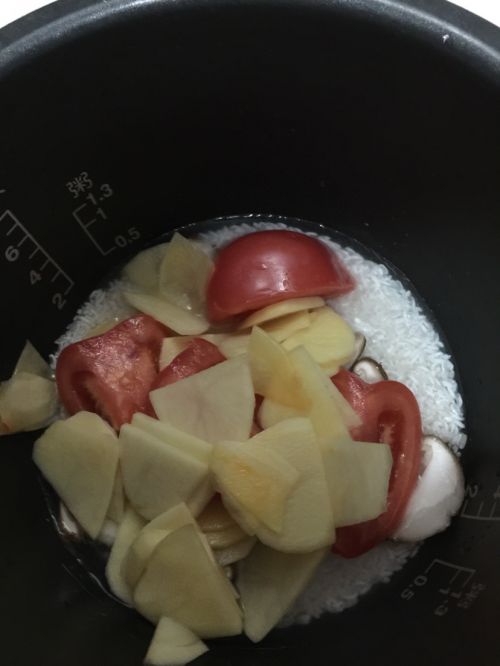 番茄炖饭电饭煲料理的做法图解3